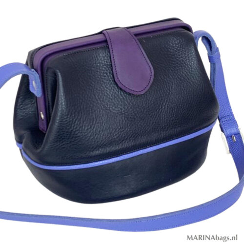 beugeltas blauw ovaal